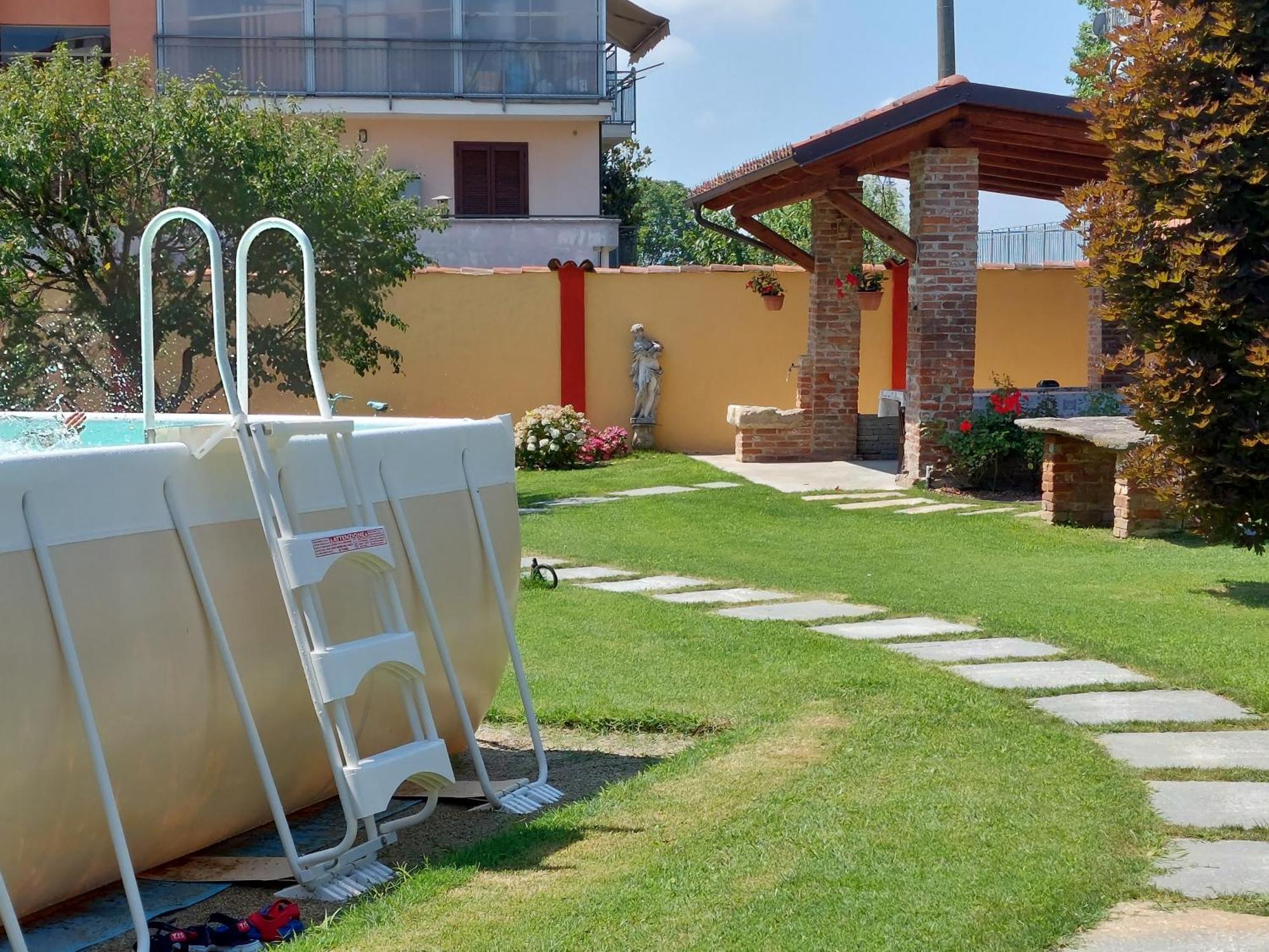 Casa Del Grande Vecchio Panzió Airasca Kültér fotó