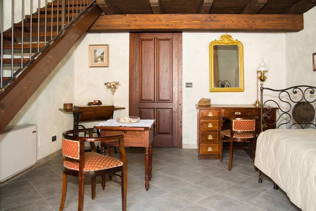 Casa Del Grande Vecchio Panzió Airasca Szoba fotó