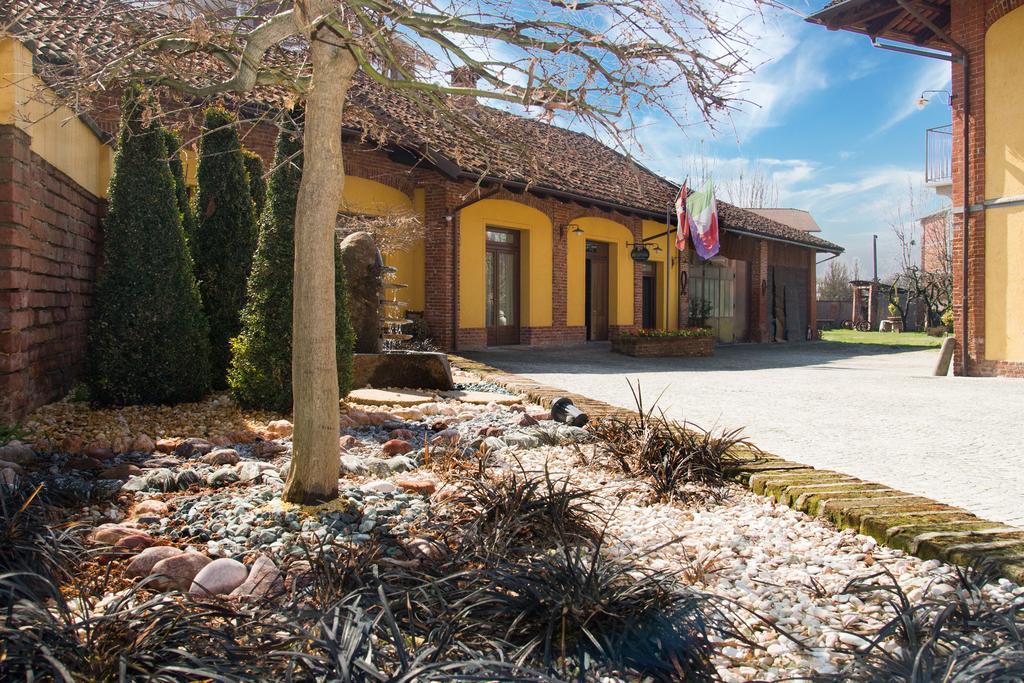 Casa Del Grande Vecchio Panzió Airasca Kültér fotó