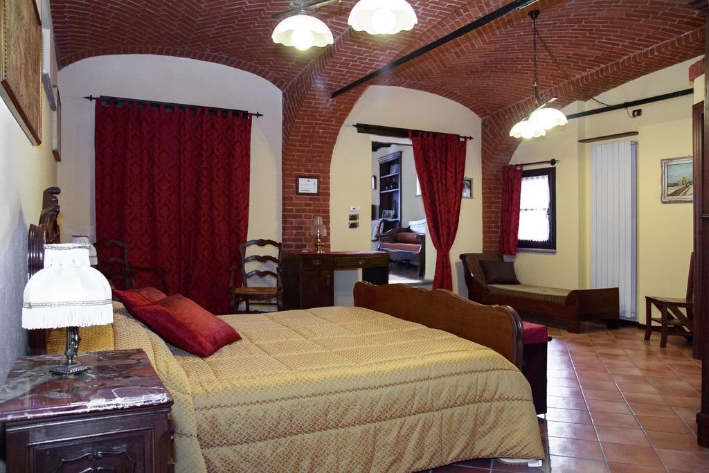 Casa Del Grande Vecchio Panzió Airasca Kültér fotó