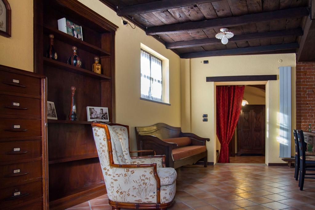 Casa Del Grande Vecchio Panzió Airasca Kültér fotó