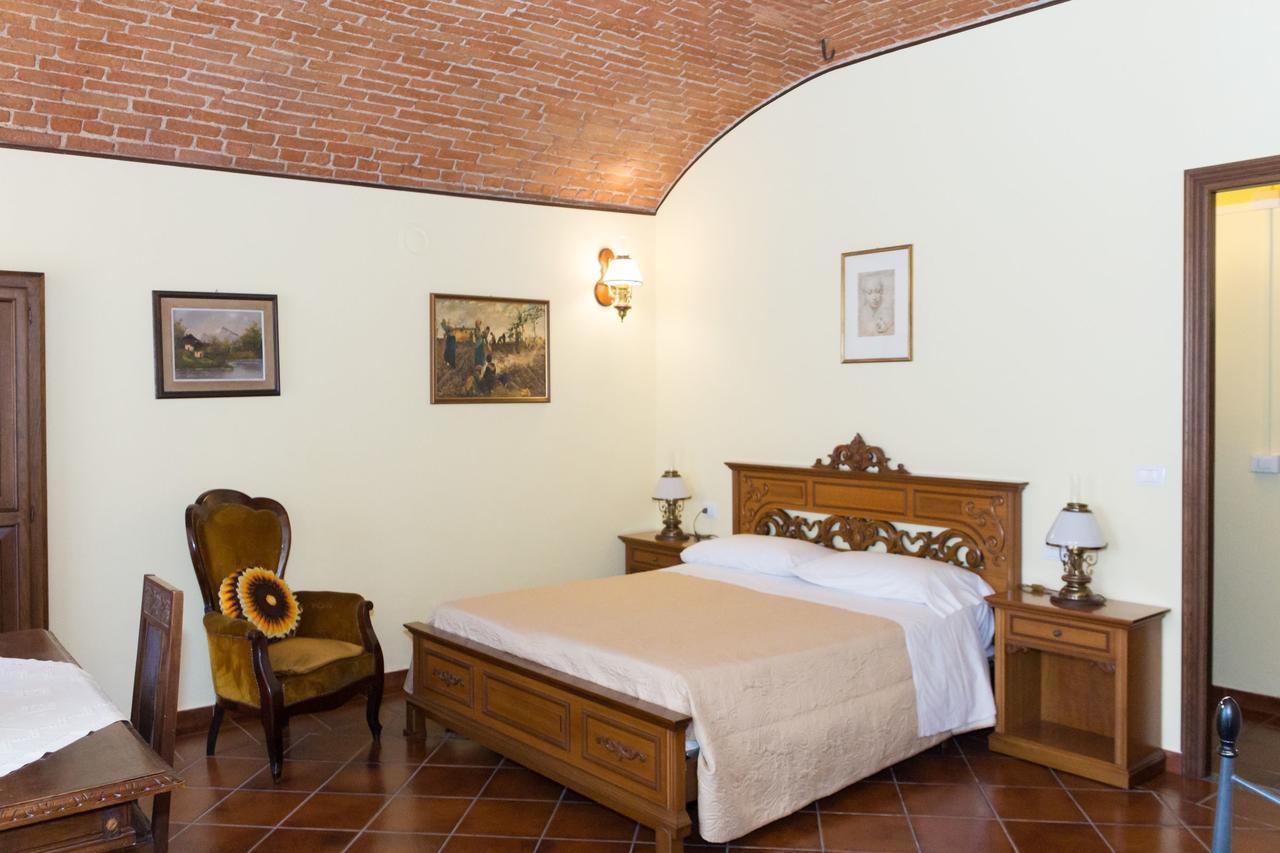 Casa Del Grande Vecchio Panzió Airasca Kültér fotó