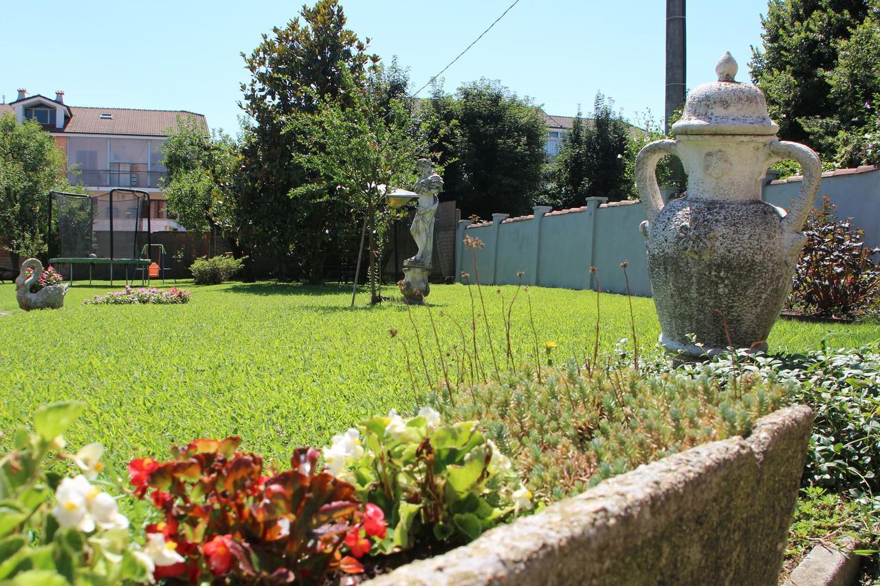 Casa Del Grande Vecchio Panzió Airasca Kültér fotó