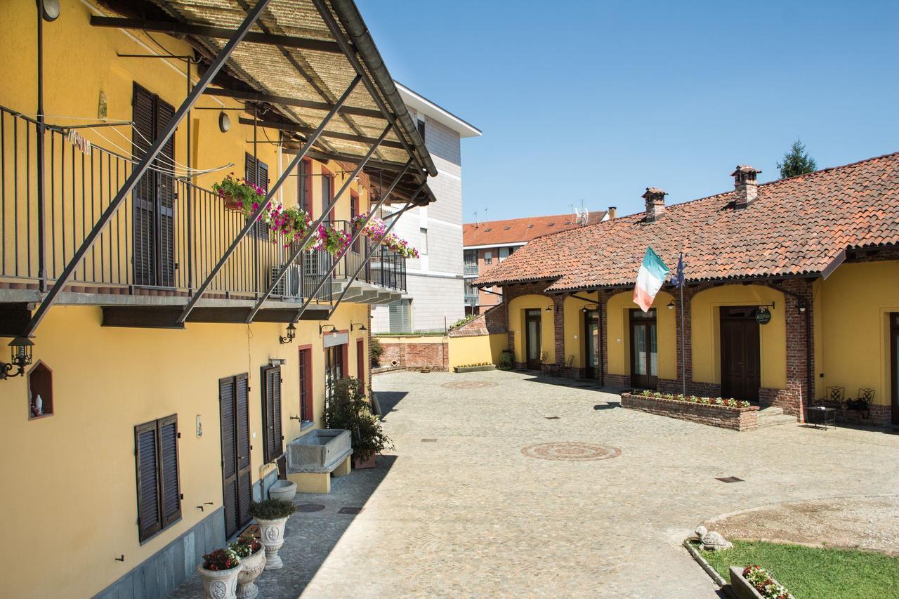 Casa Del Grande Vecchio Panzió Airasca Kültér fotó