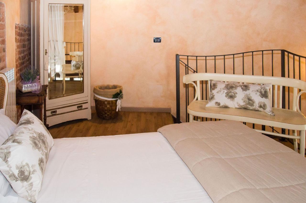 Casa Del Grande Vecchio Panzió Airasca Kültér fotó