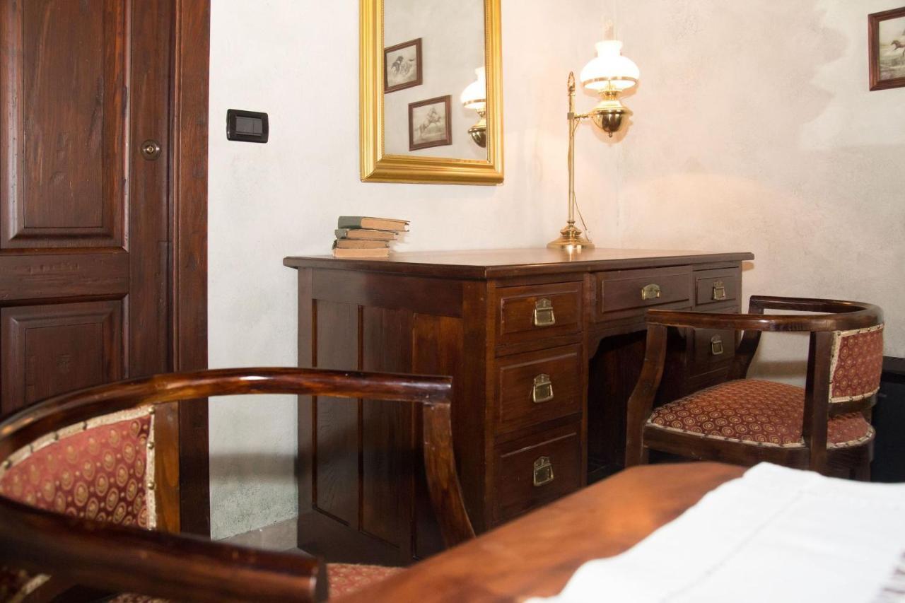 Casa Del Grande Vecchio Panzió Airasca Kültér fotó
