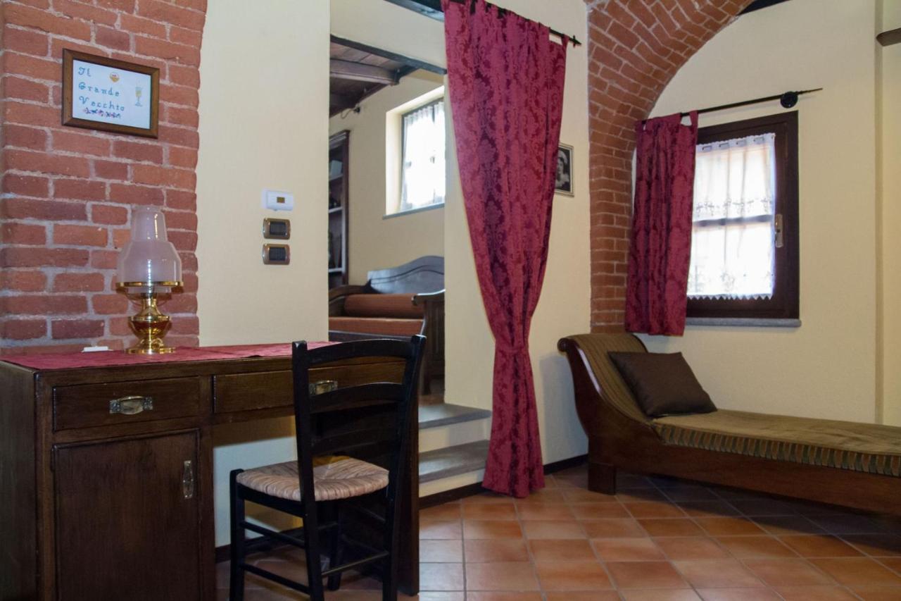 Casa Del Grande Vecchio Panzió Airasca Kültér fotó