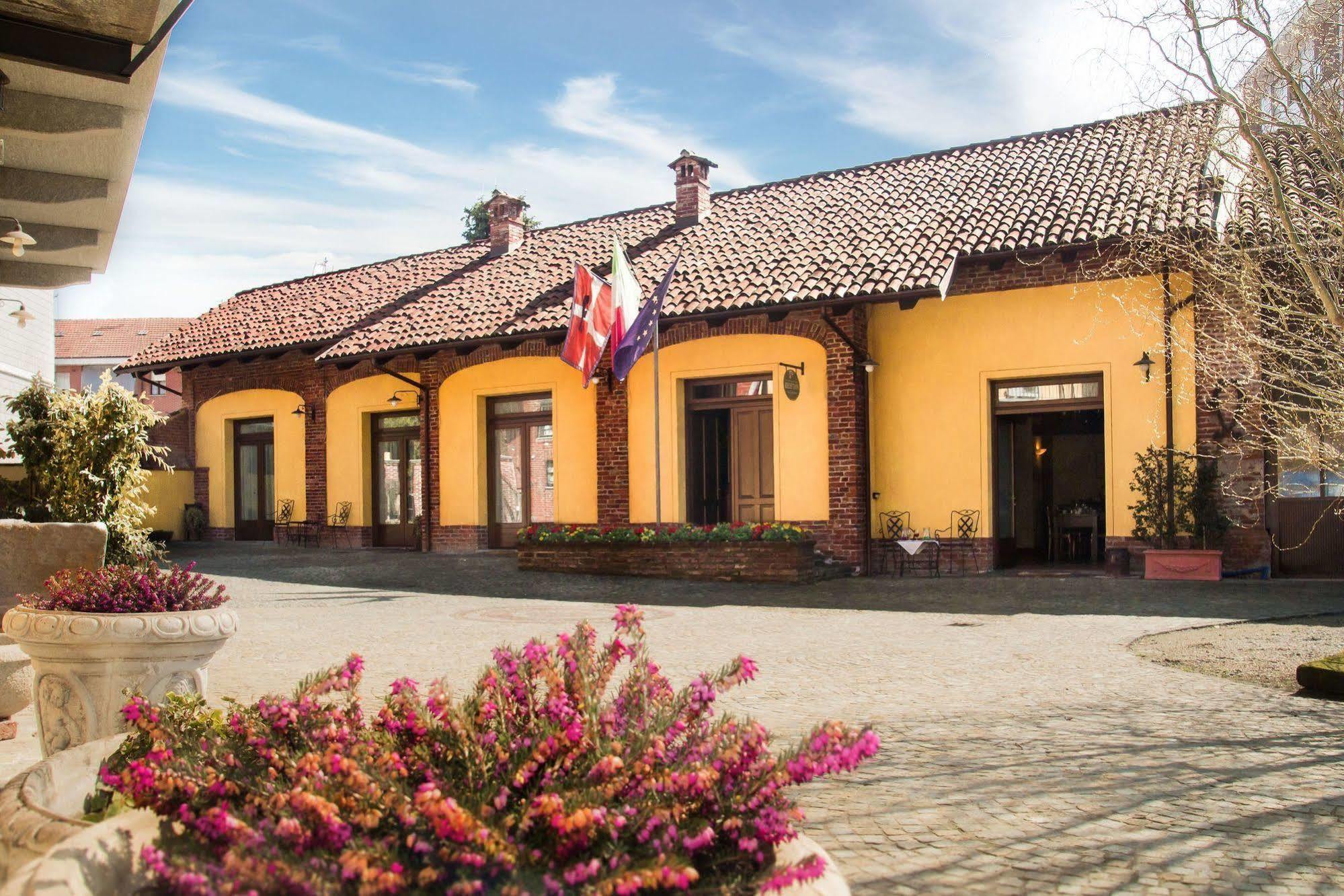 Casa Del Grande Vecchio Panzió Airasca Kültér fotó